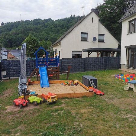 Ferienwohnung Burgblick Reifferscheid ヘレンタール エクステリア 写真