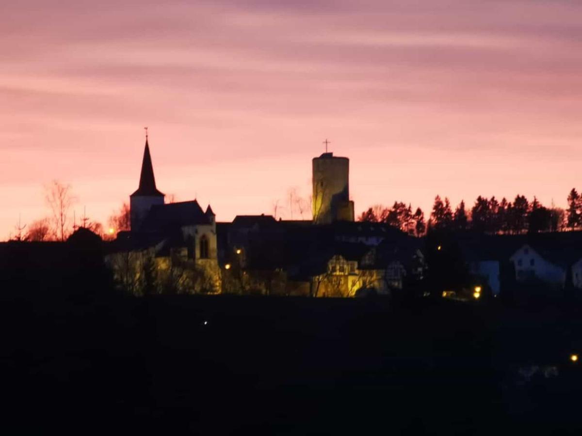 Ferienwohnung Burgblick Reifferscheid ヘレンタール エクステリア 写真